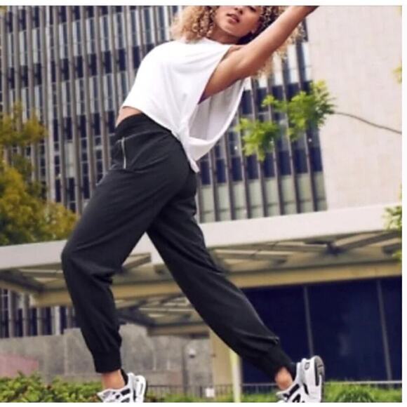 Athleta Cosmic Jogger Black - Picture 2 of 5